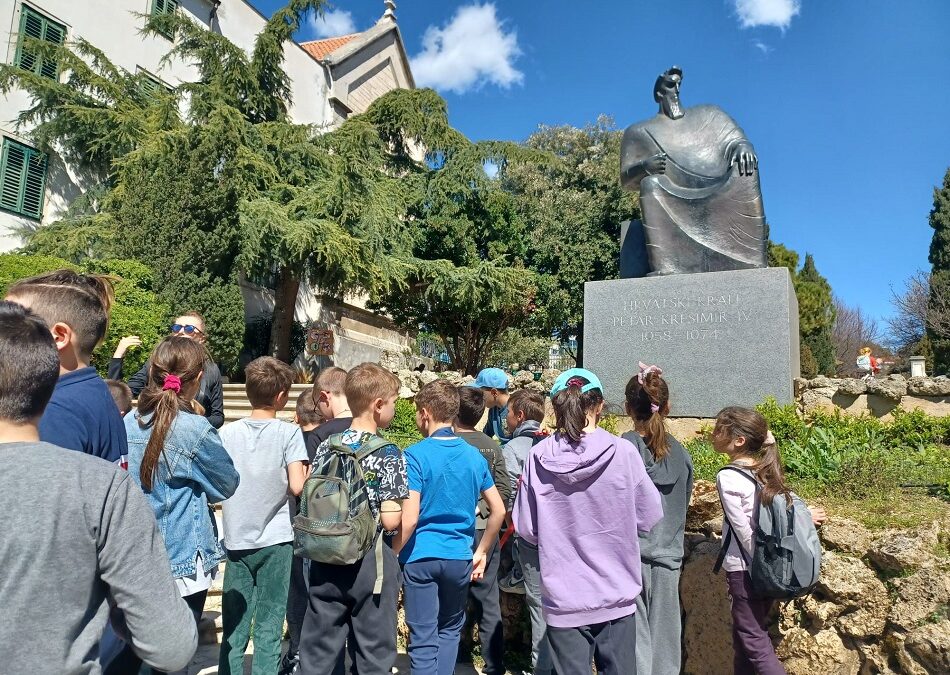 NA IZLETU SMO UČILI O  ŠIBENIKU, MORU I PTICAMA